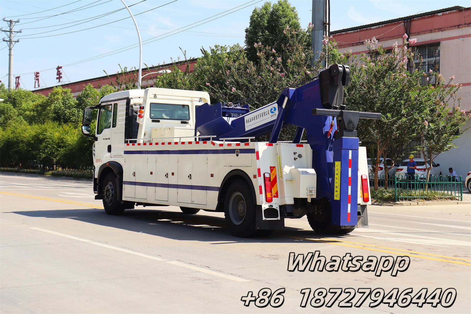 High-end Heavy 4x2 Haowo Road Accident Rescue and Repair Trailer One Tow Two Wrecker Factory Direct Sales