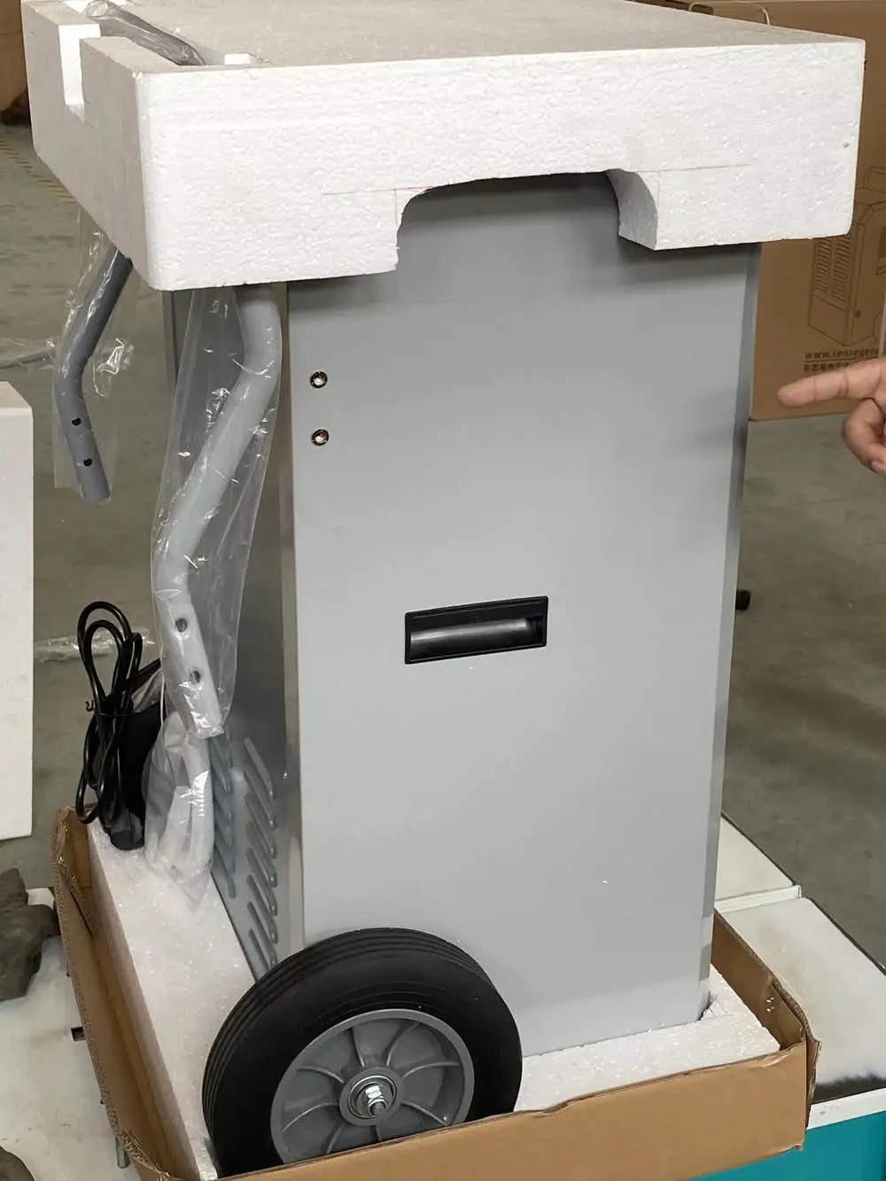 LED Display Industry Compact Air Dryer Industrial Commercial Dehumidifier 90L for Flood Water Damage restoration