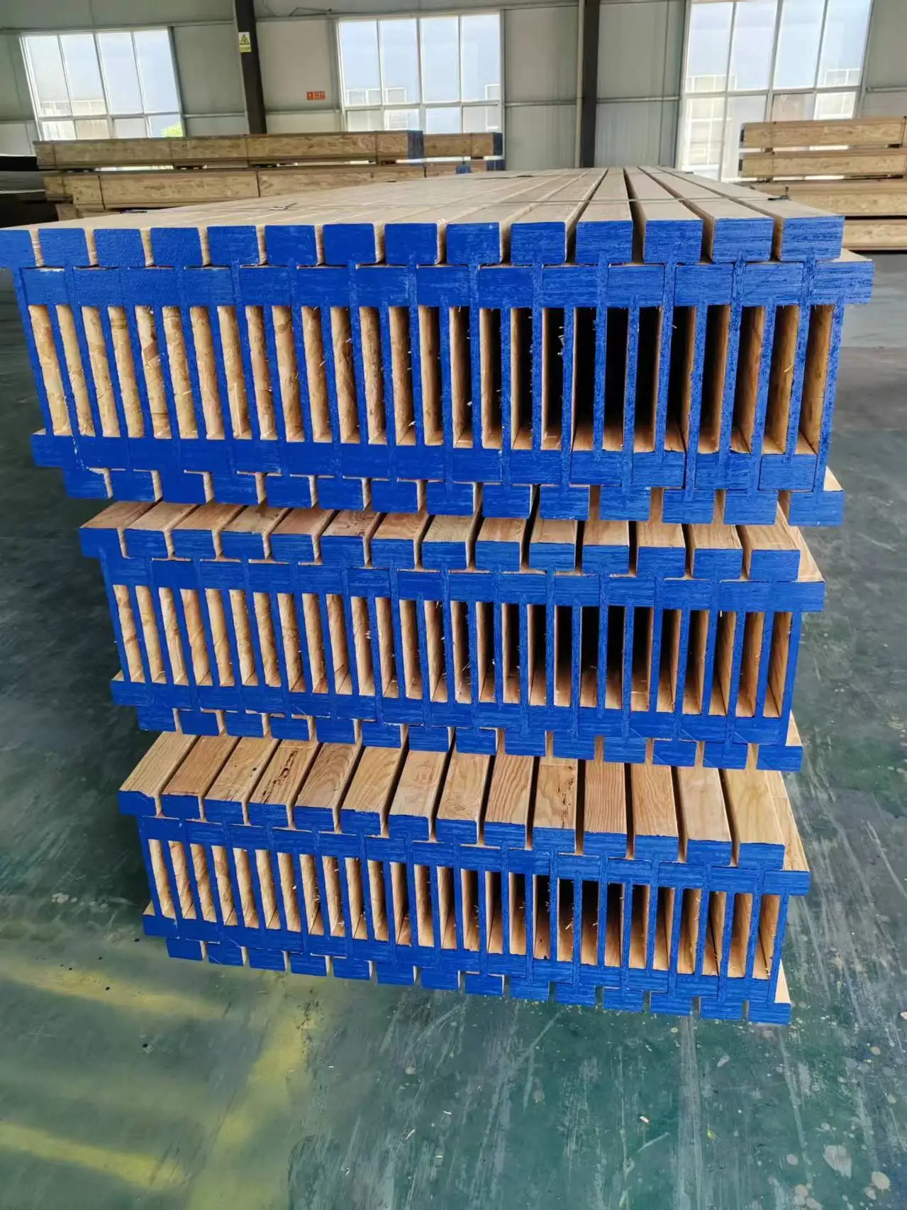 wholesale I-Joist H2S  treated phenolic glue lighter weight to handle wooden I beam Structural and dimensional stability