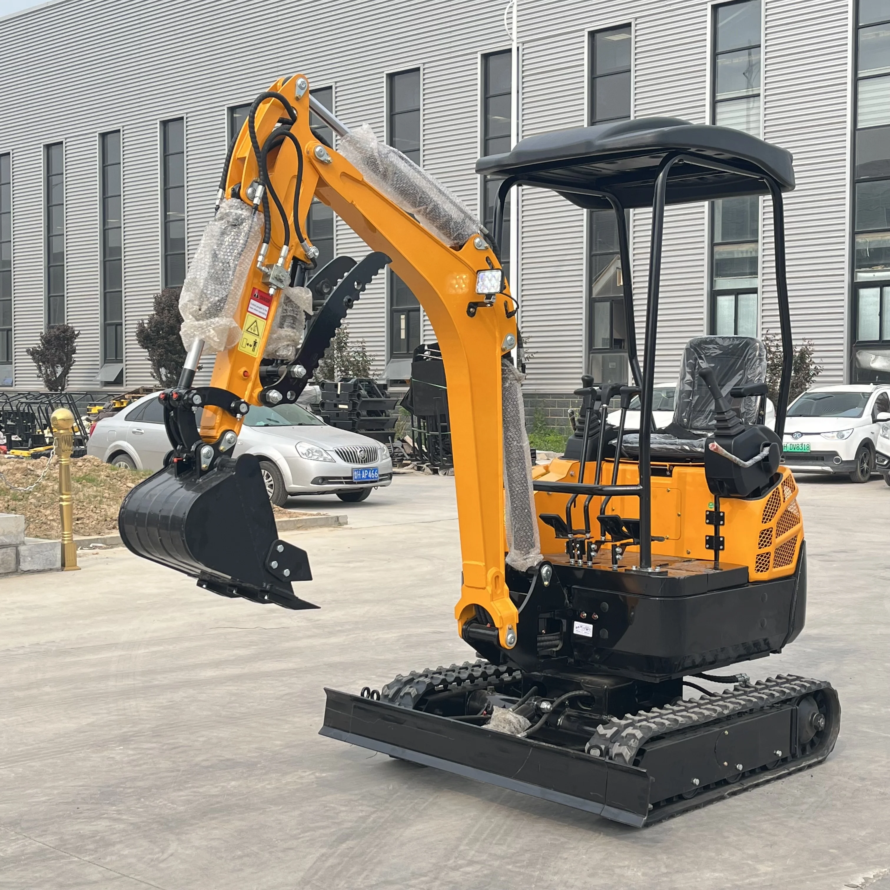 Earth-moving Machinery Mini Crawler Excavator 1.8 Ton Small Digger 2 Ton 3 Ton Micro Bagger With Closed Cab and Boom Swing
