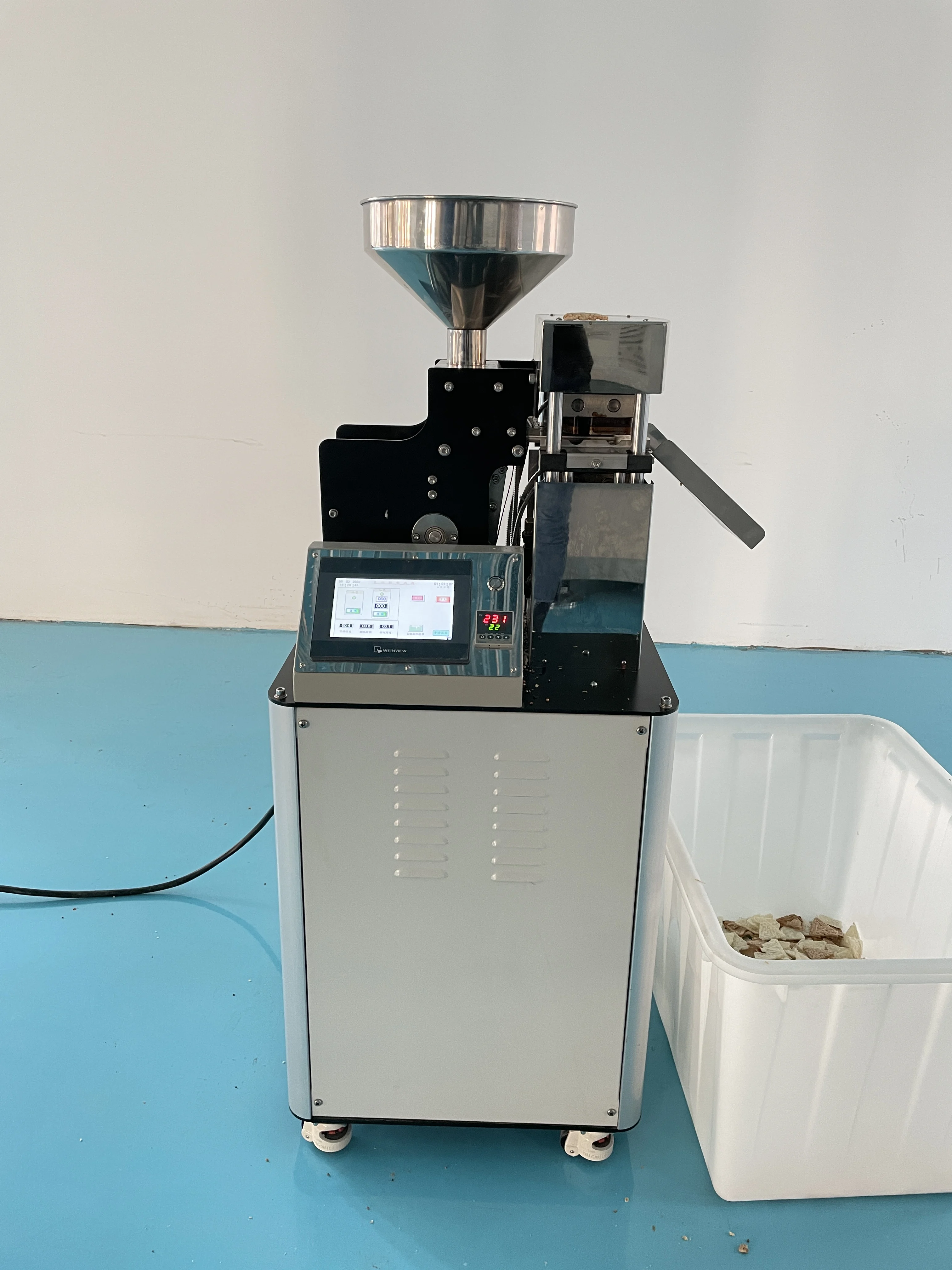 Korean rice cake popping machine triangle popchips machine