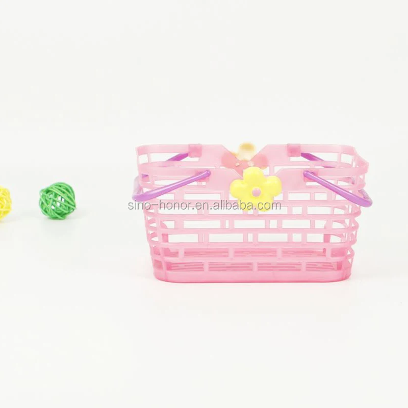 
Plastic baskets, baskets of all colors, holiday items 