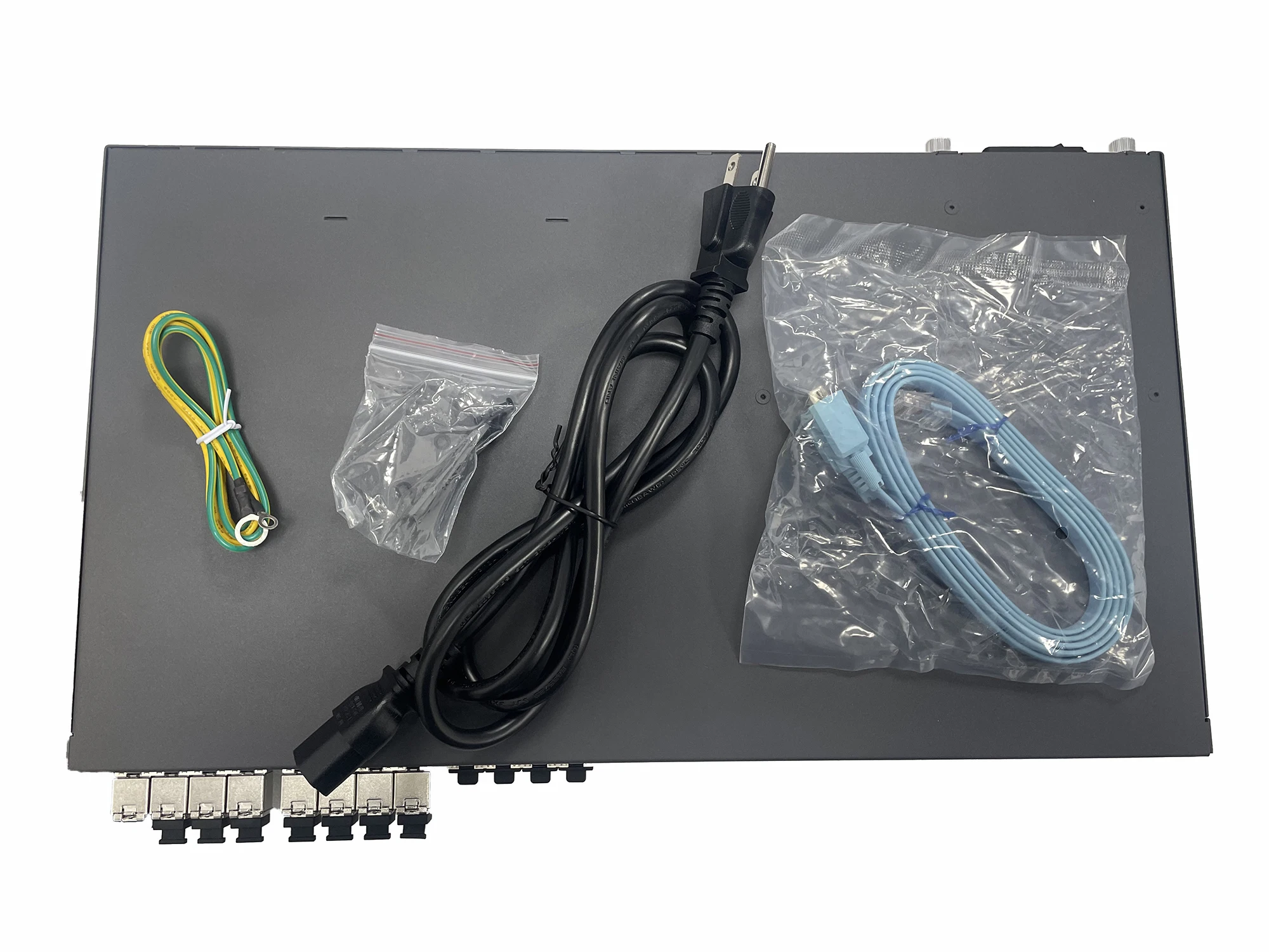 8 PON Port GPON OLT with 8pcs 20KM C++ GPON SFP Inside
