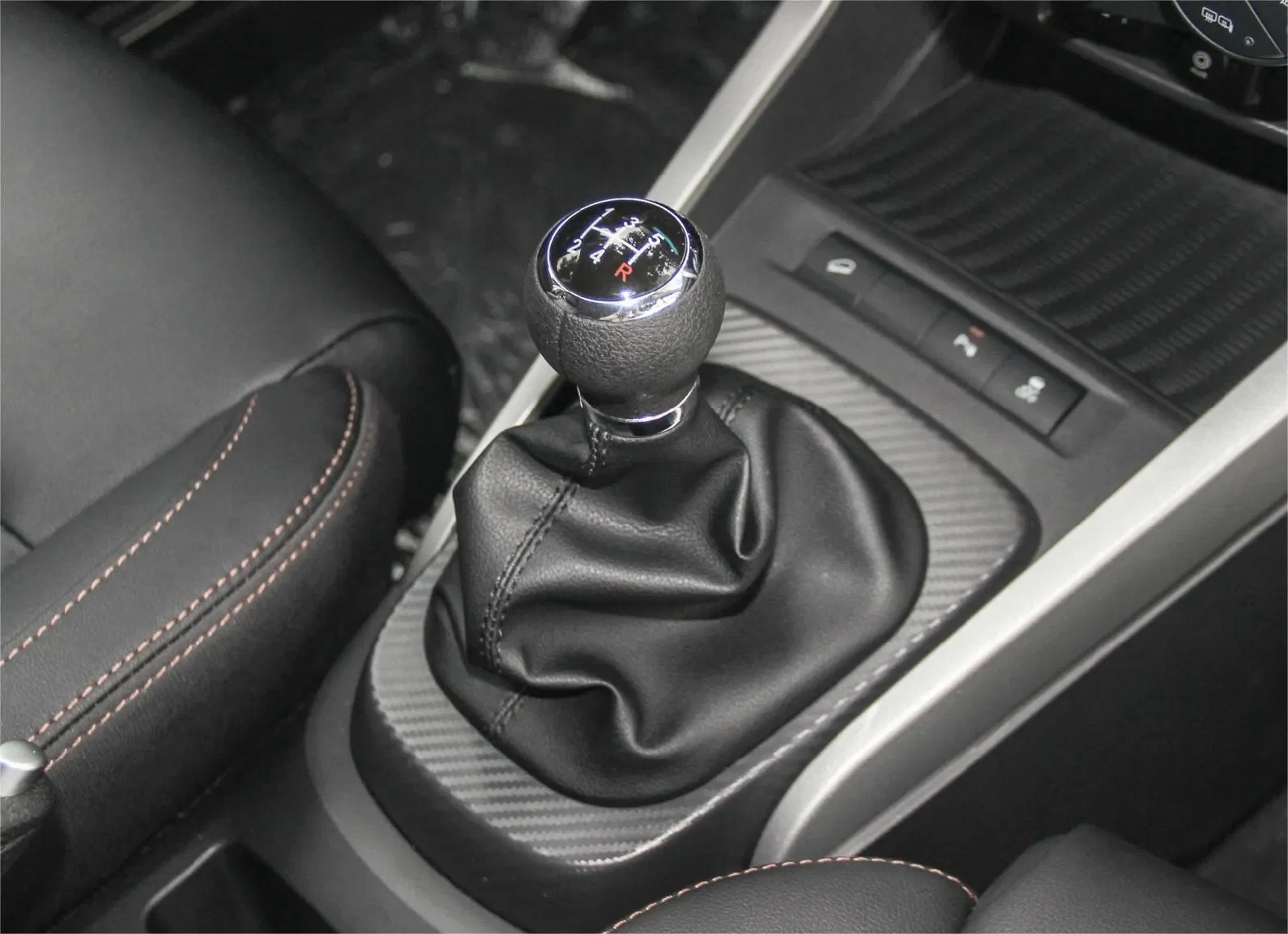 Electric Vehicle Made in China Byd Yuan Puls High Quality Most Popular Electric Car