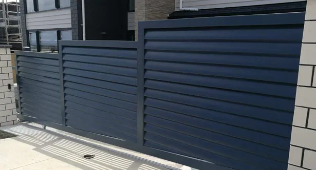 Factory privacy vertical slat fencing panels aluminum slats for fence with good price