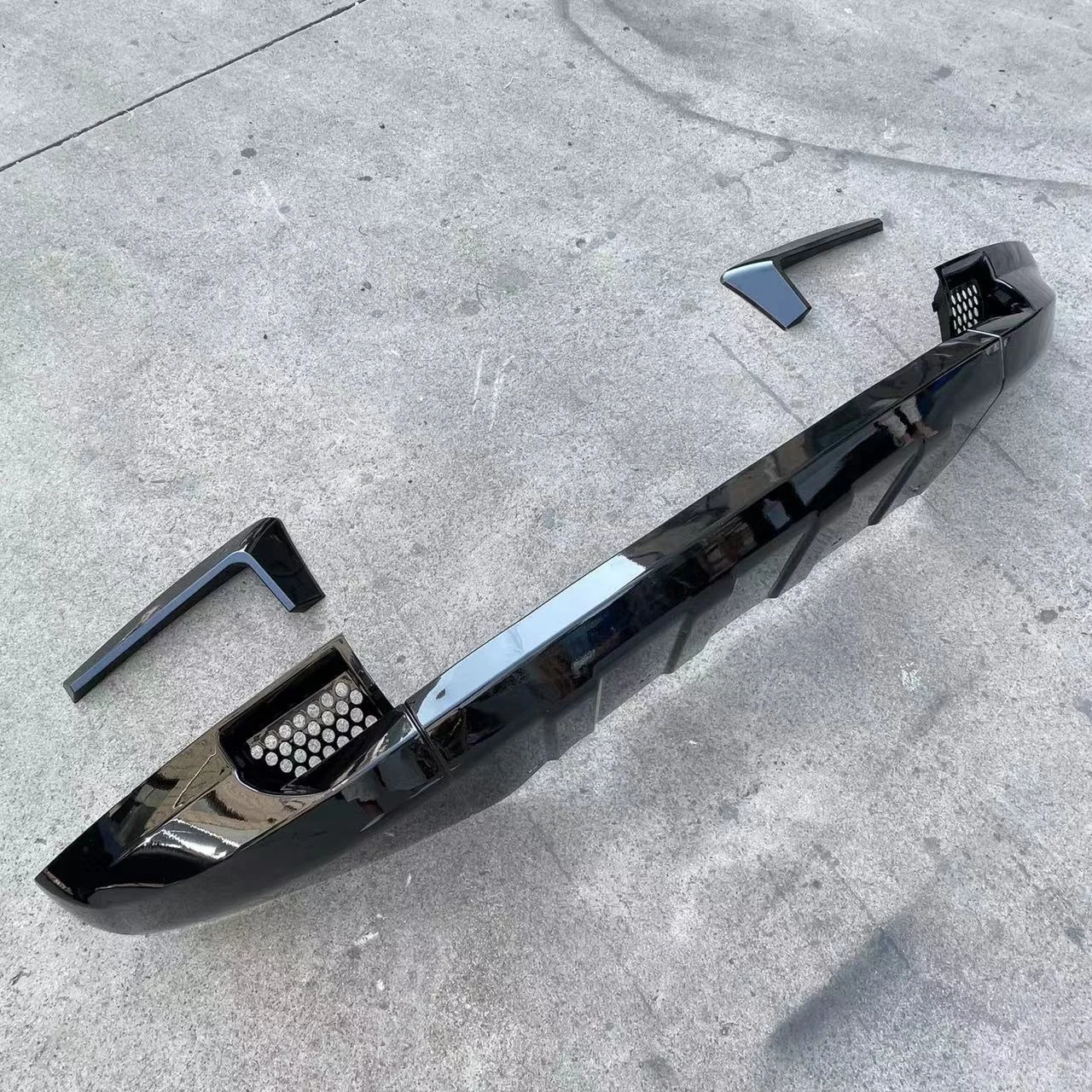 Front Splitter Gloss  Black For Land Rover DEFENDER 2020 90/110
