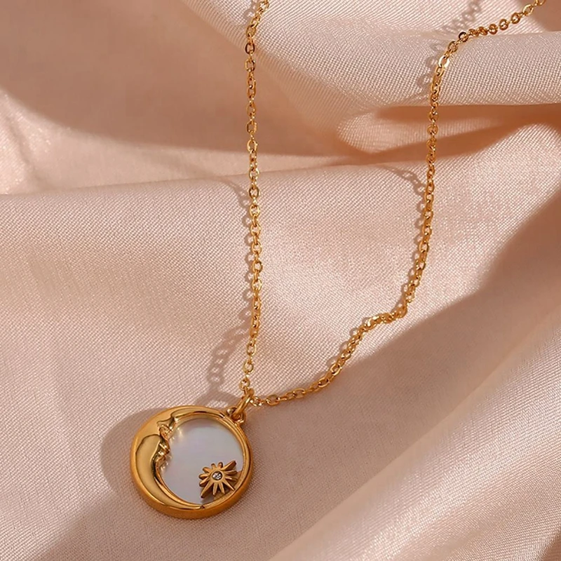 Design Natural Shell 18k Gold Plated Disc Sun Moon Pendant Necklace Tarnish Free Stainless Steel Necklace Design Jewelry