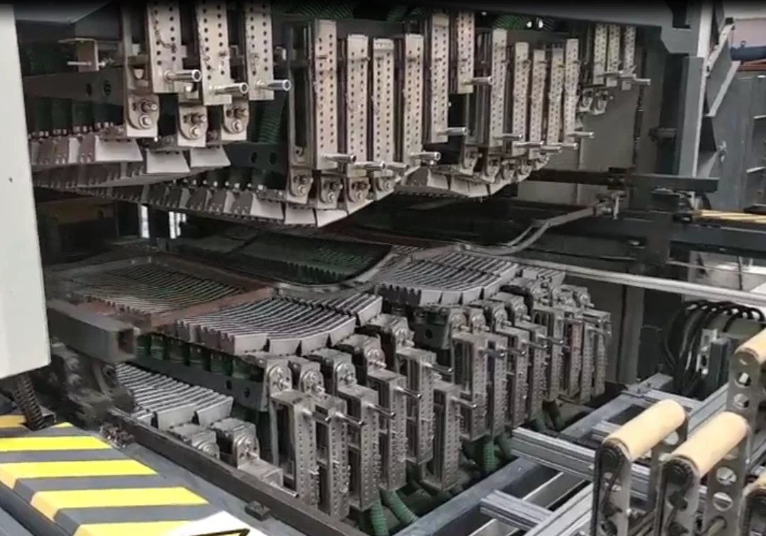 2022 GangXin Double Curved  Automotive  Glass Tempering Machine