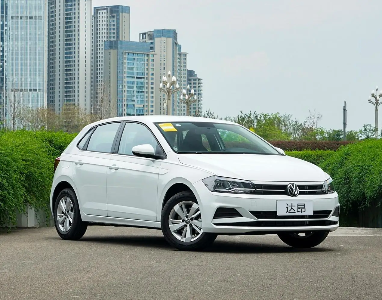 2023 POLO Plus 1.5L  (1)