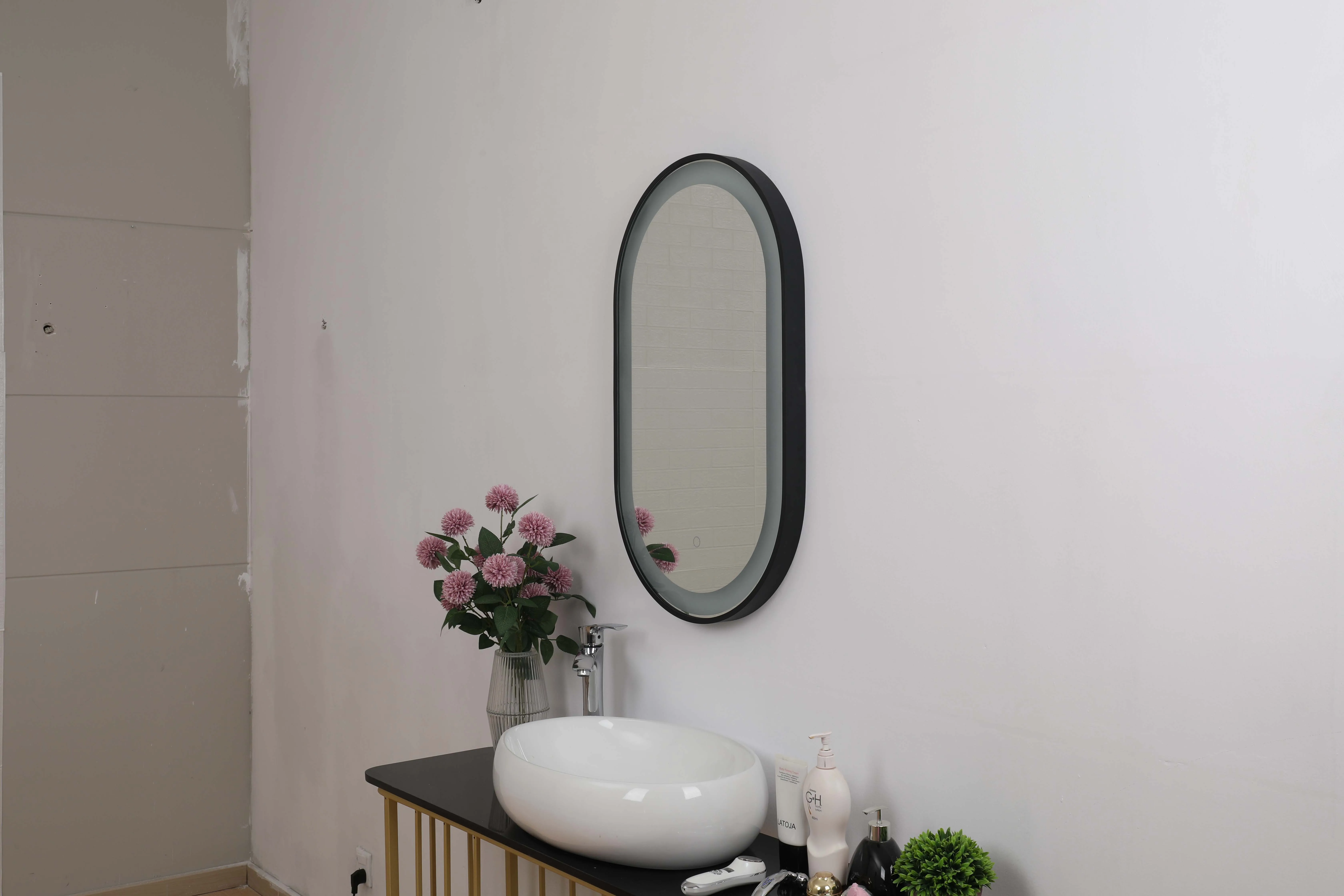 
UL List 3000K Warm Light Rail Style Aluminum Black Frame Touch Screen LED Backlit Bathroom Mirror For Hotel Using 