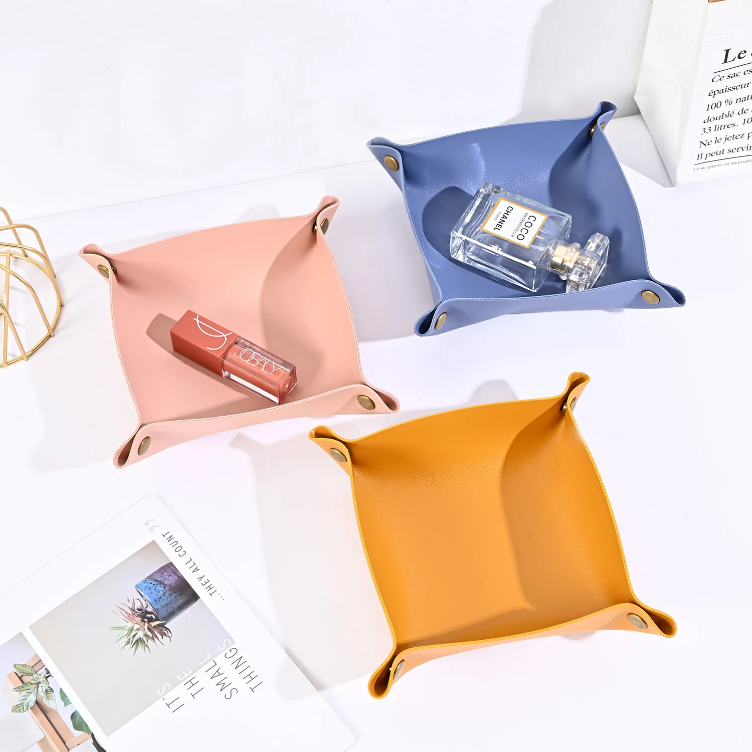 Custom Square Shaped Rectangle Foldable PU Leather Velvet Portable Dice Rolling Tray