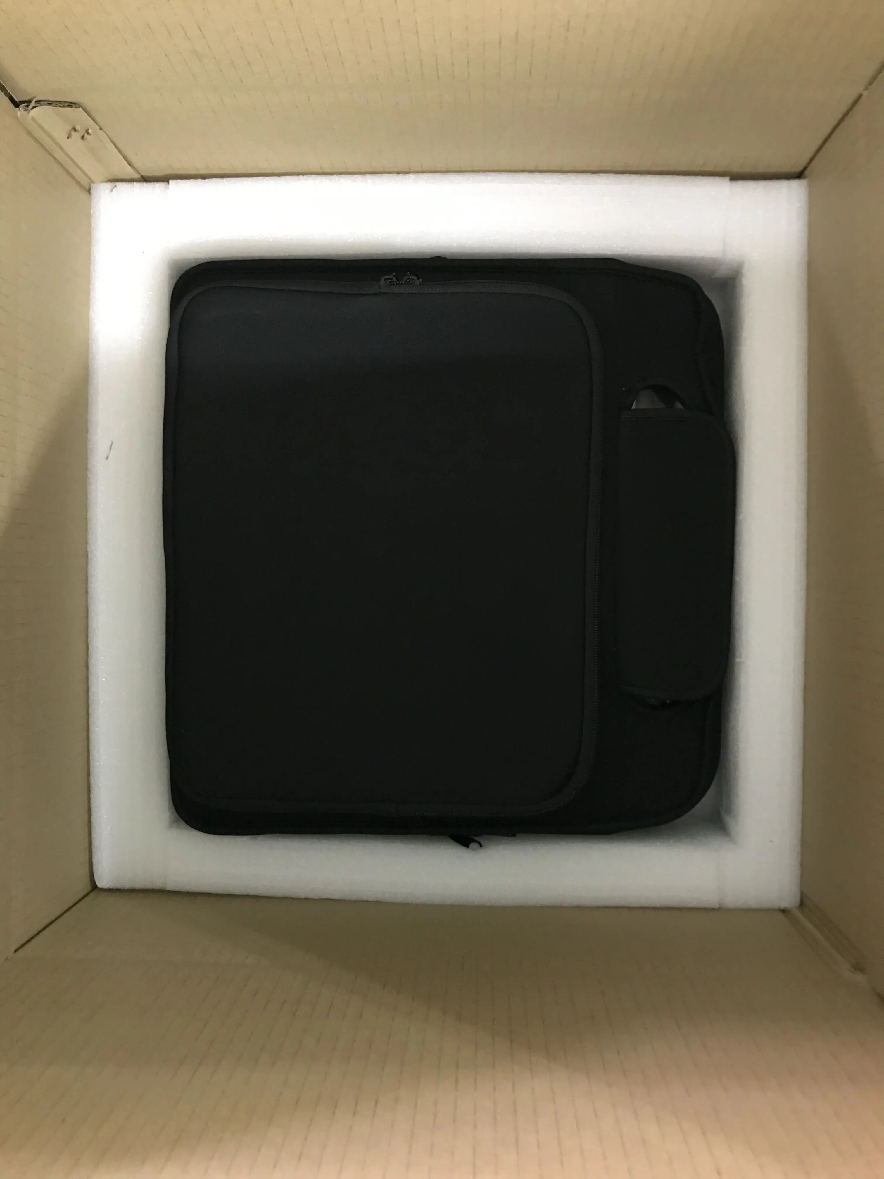 15 inches display easy operation Laptop computer with workstation