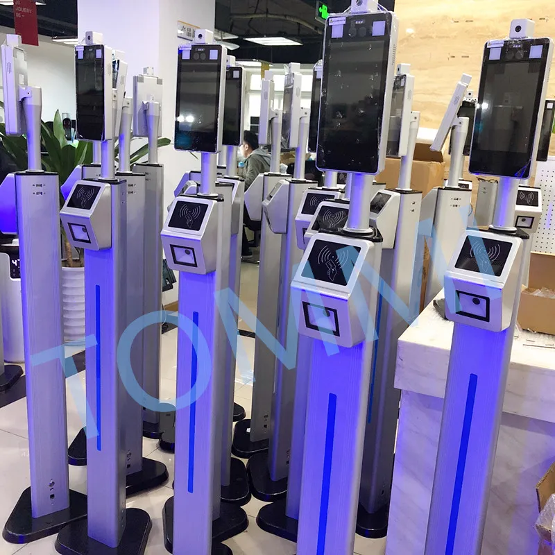 tommi card qr code 2_W