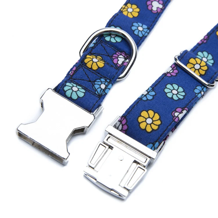 2021 Fashion Trend Lovely Flower Pattern Metal Lock Leash Neck Pet Collars