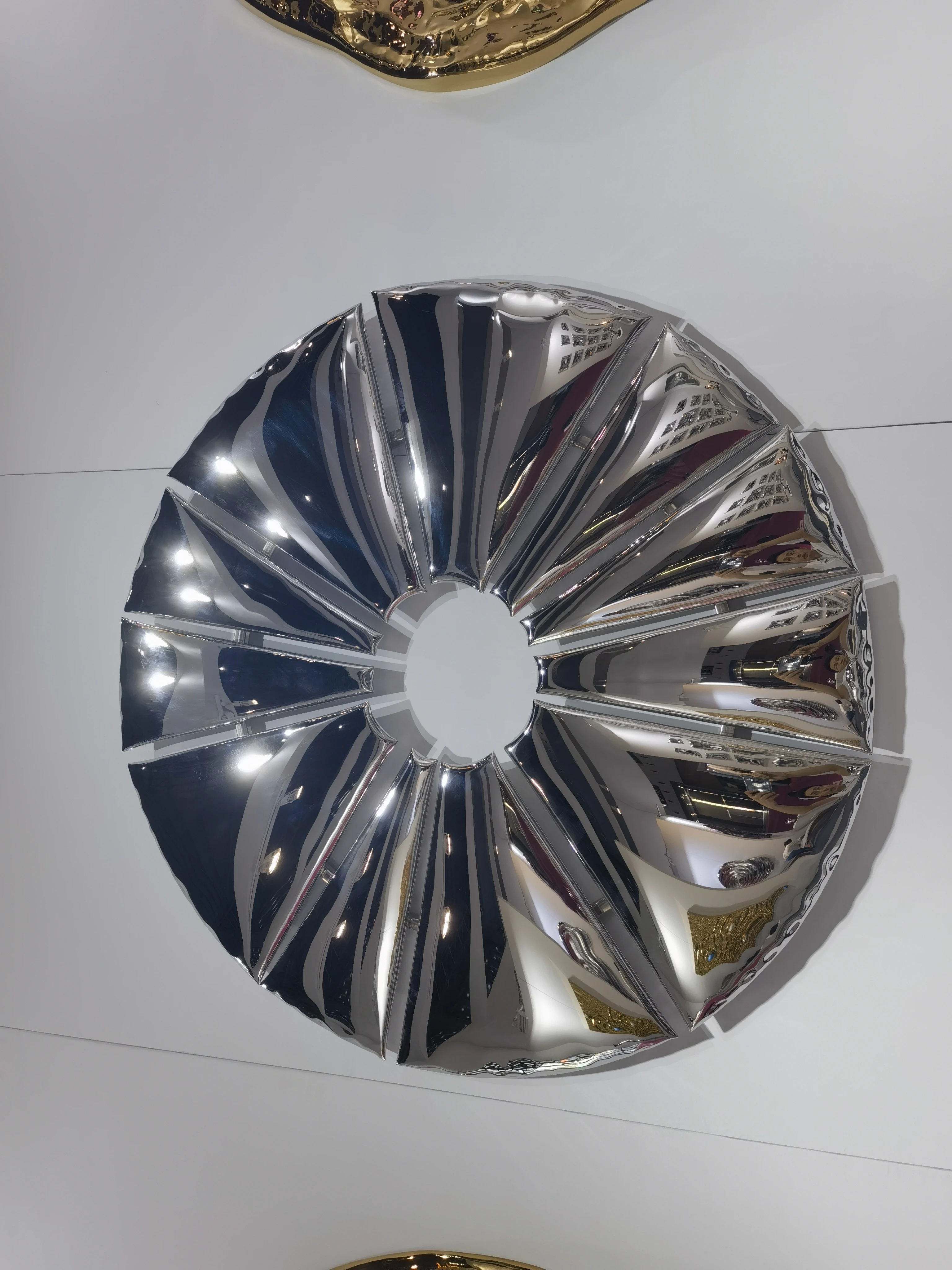 Modern  Donuts Stainless Steel Round Mirror Wall Hanging Decor Metal Crafts Wall Art for Villa Hotel Living Room