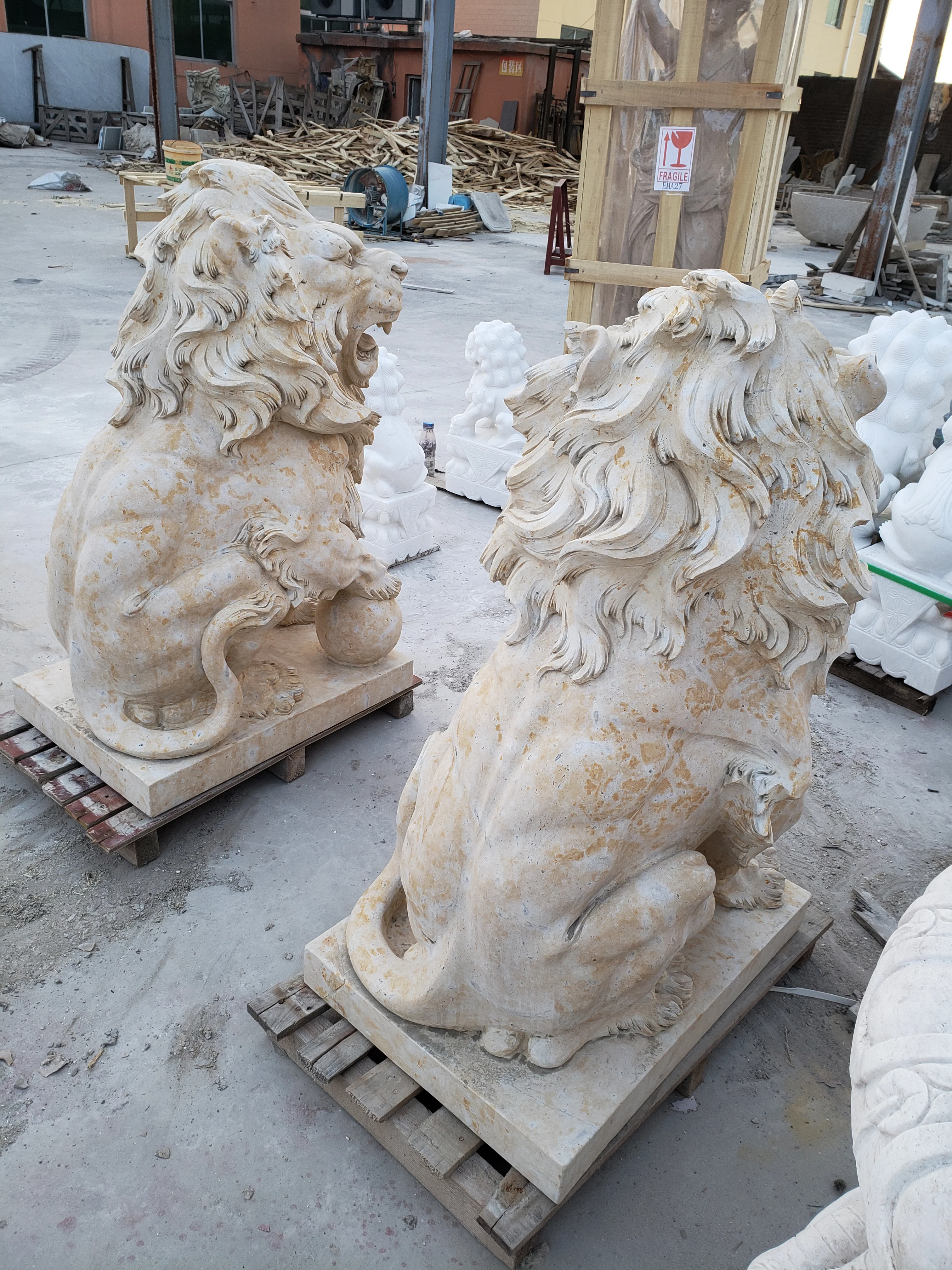 Factory hot selling handmade high-quality marble sculpture outdoor garden decoration marble lion products for sale