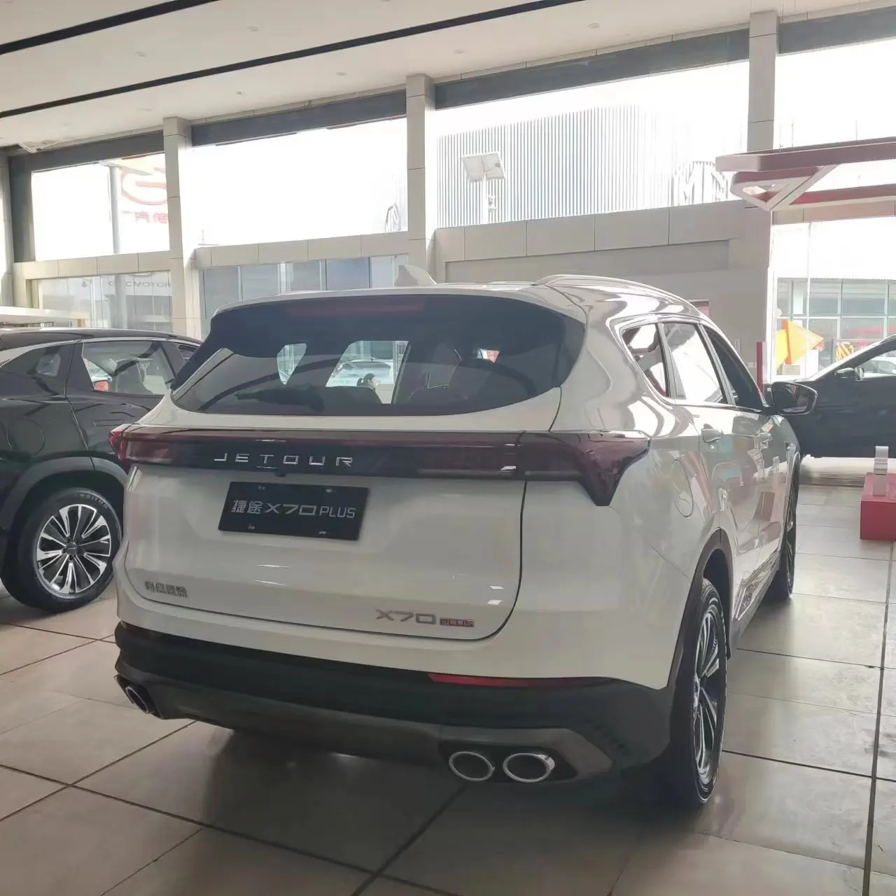 Автомобильный внедорожник Chery Jetour X70 Plus на 7 мест
