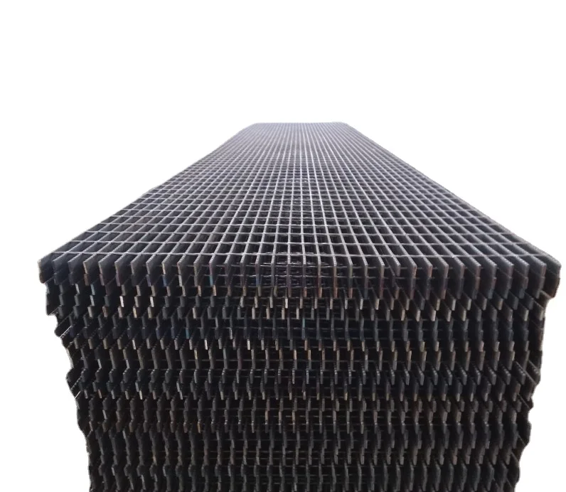 Low cost and high load-bearing grating panel are used in the construction industry