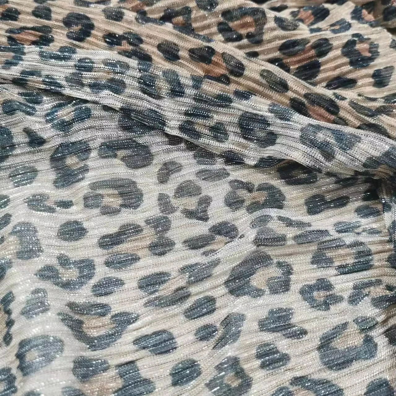 Factory specializing in 100% polyester ultra-fine fiber double crepe striped Jacquard pleated chiffon crepe fabric dress