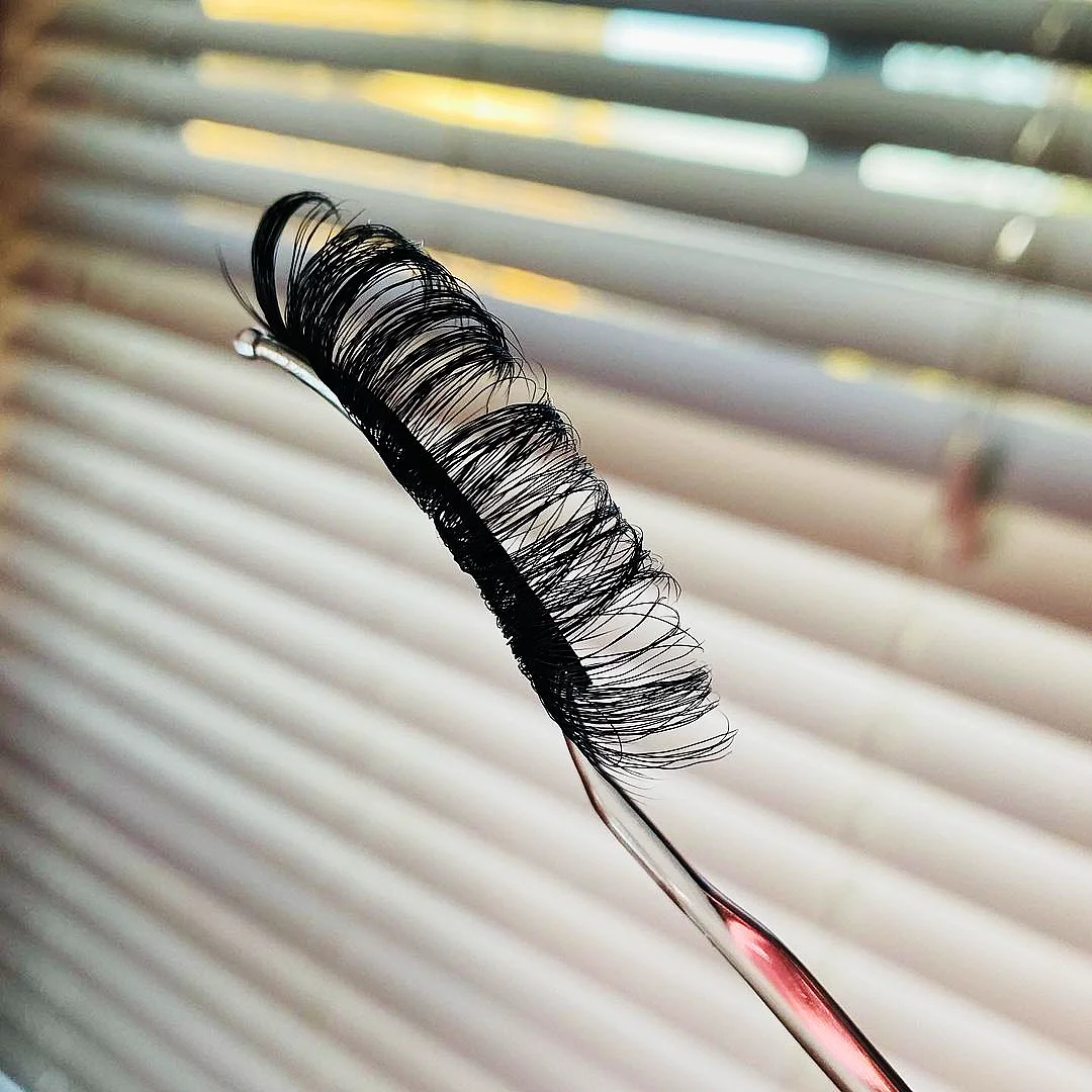 Wholesale Russian Lashes D Curl Short Natural Russian Strip Eyelashes 100% Vegan False Russian Strip Eyelashes Fluffy D Curl