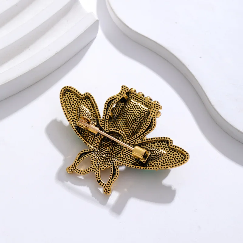 DRAL1308 Fashionable Baroque Feng Shui Diamond Bee Brooch European Insect Collar Pin Retro Palace Dress Accessories