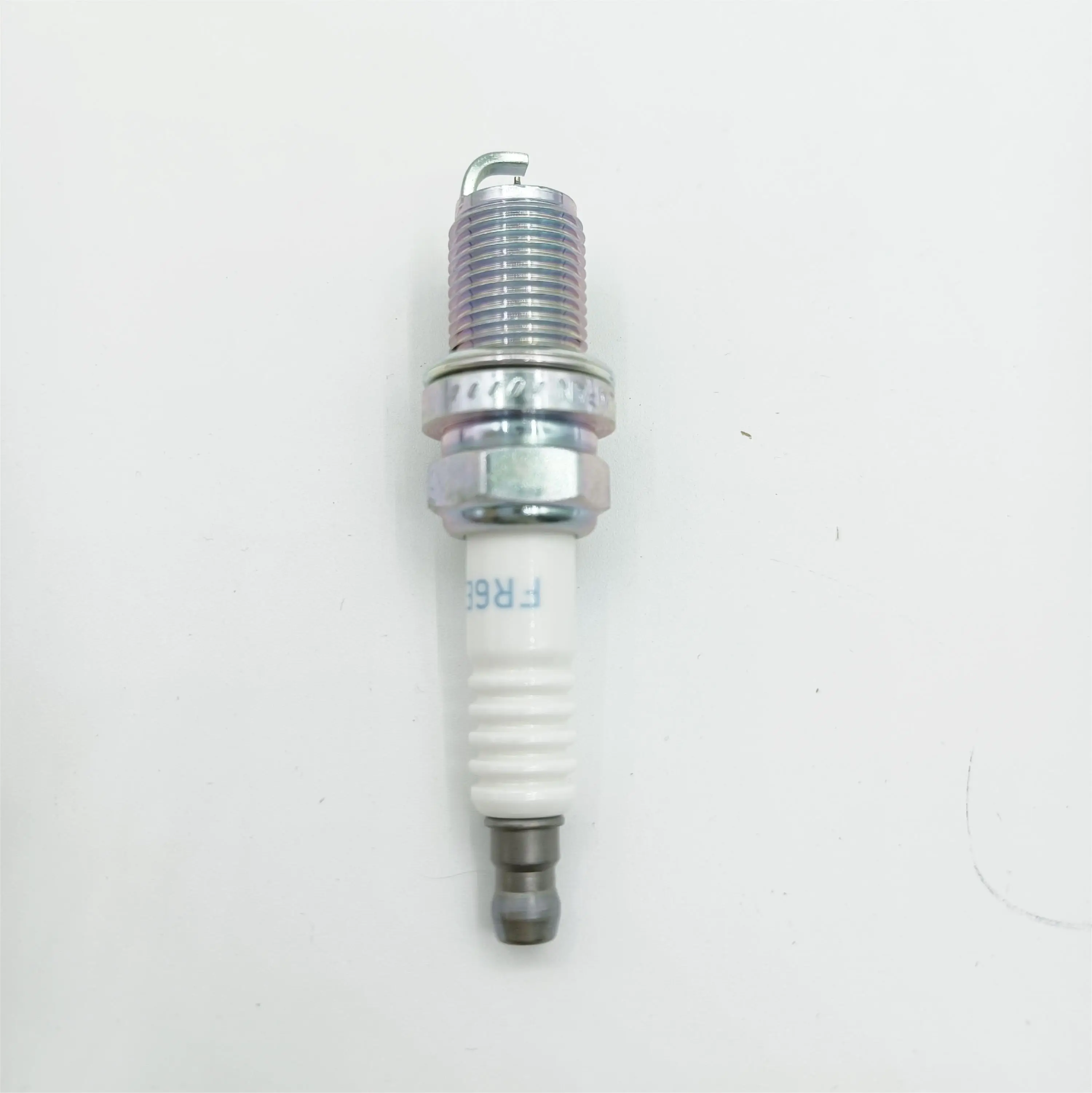 04E905601B 06E905611 04C905616 04C905616B 10100035HJ 101905036AA 101000051AA for Volkswagen Sagitar and audi spark plug