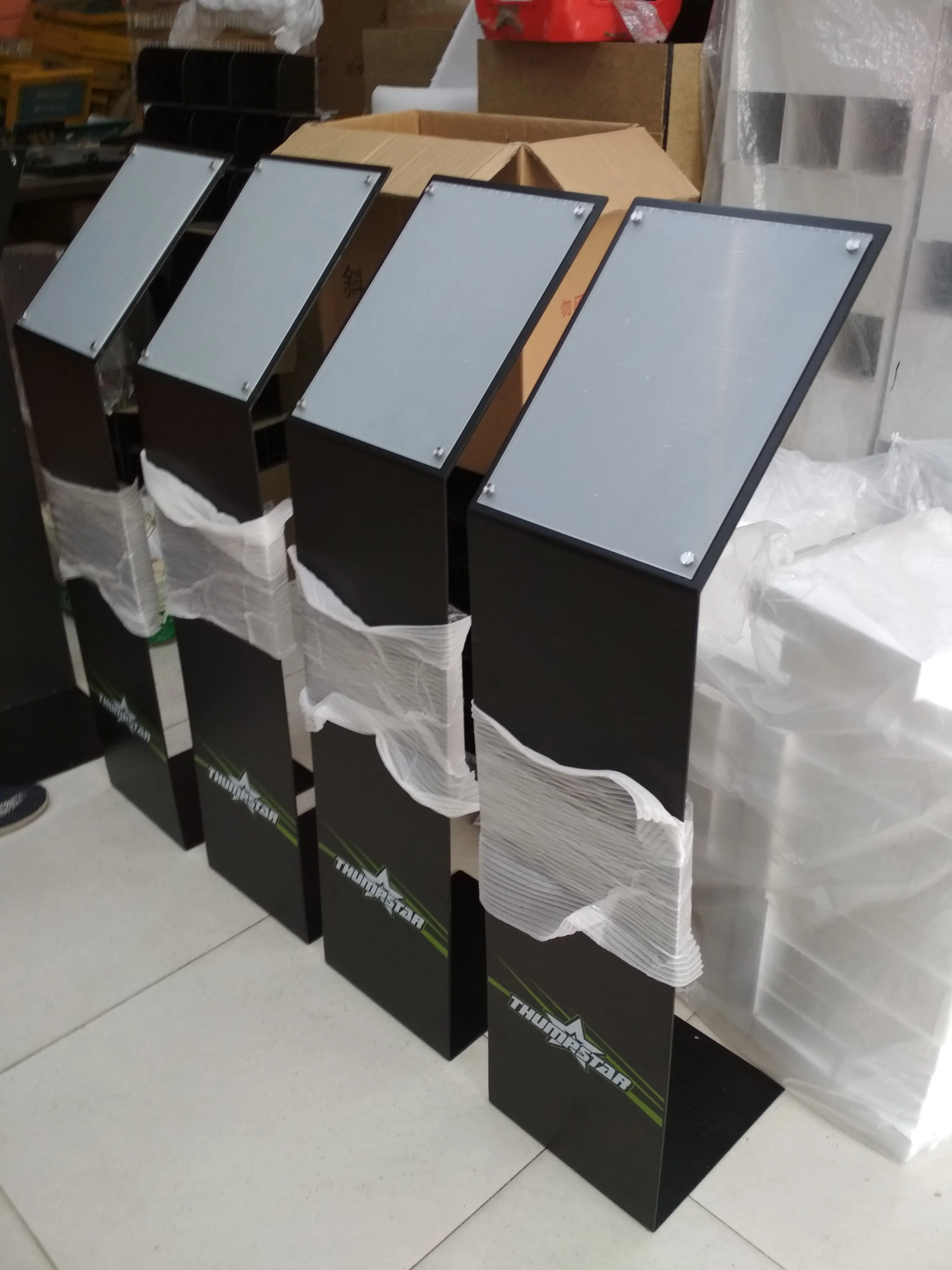 Custom Popular auto shop metal display rack car showroom a4  floor  iron display stand for brochure