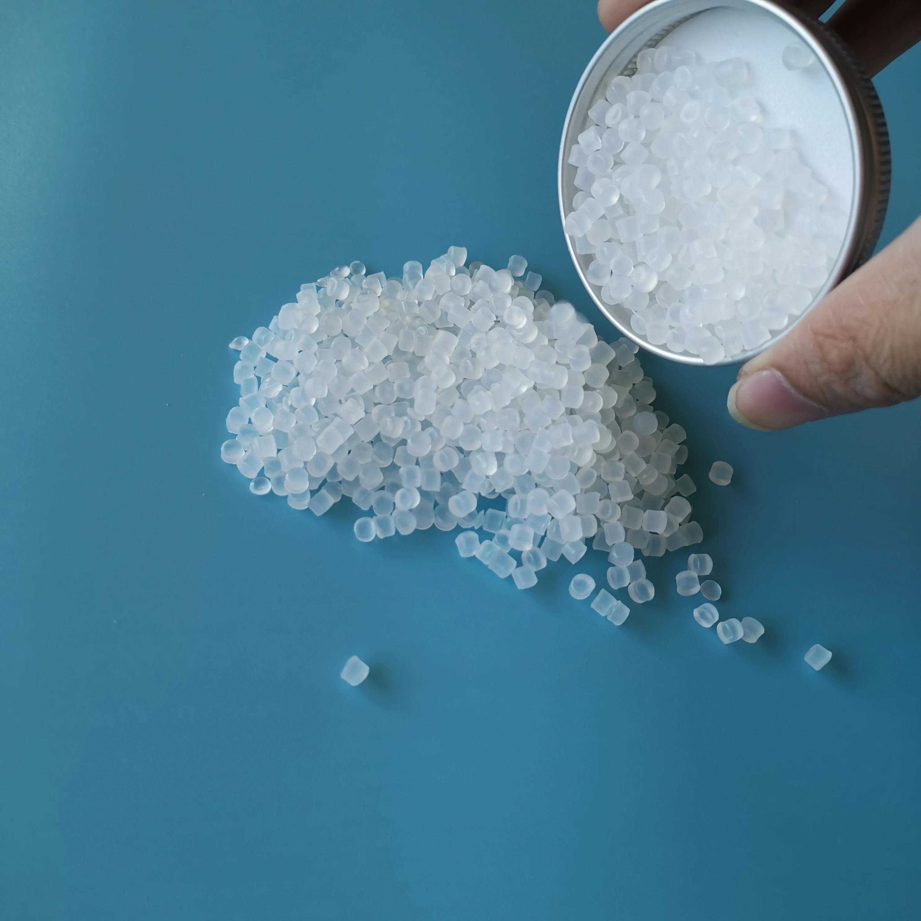 Высокоэластичные модифицированные гранулы из ТПЭ, сырье для литья под давлением подошвы обуви