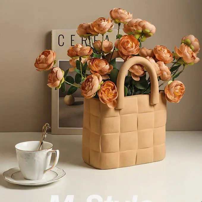 
Wholesale Nordic Flower Vase Handbag Ceramic Table Flower Vase Handbag 