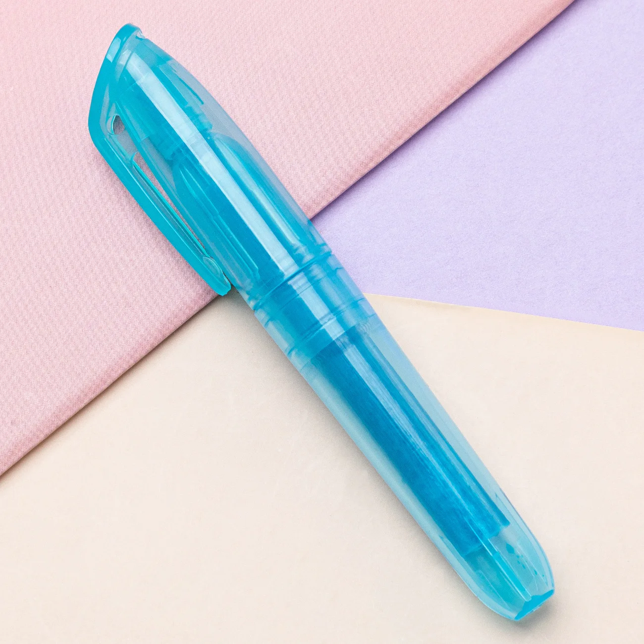 Factory Customized Simple Highlighter Cute Portable Plastic Highlighter Pen Mini Highlighters Portable Compact Markers