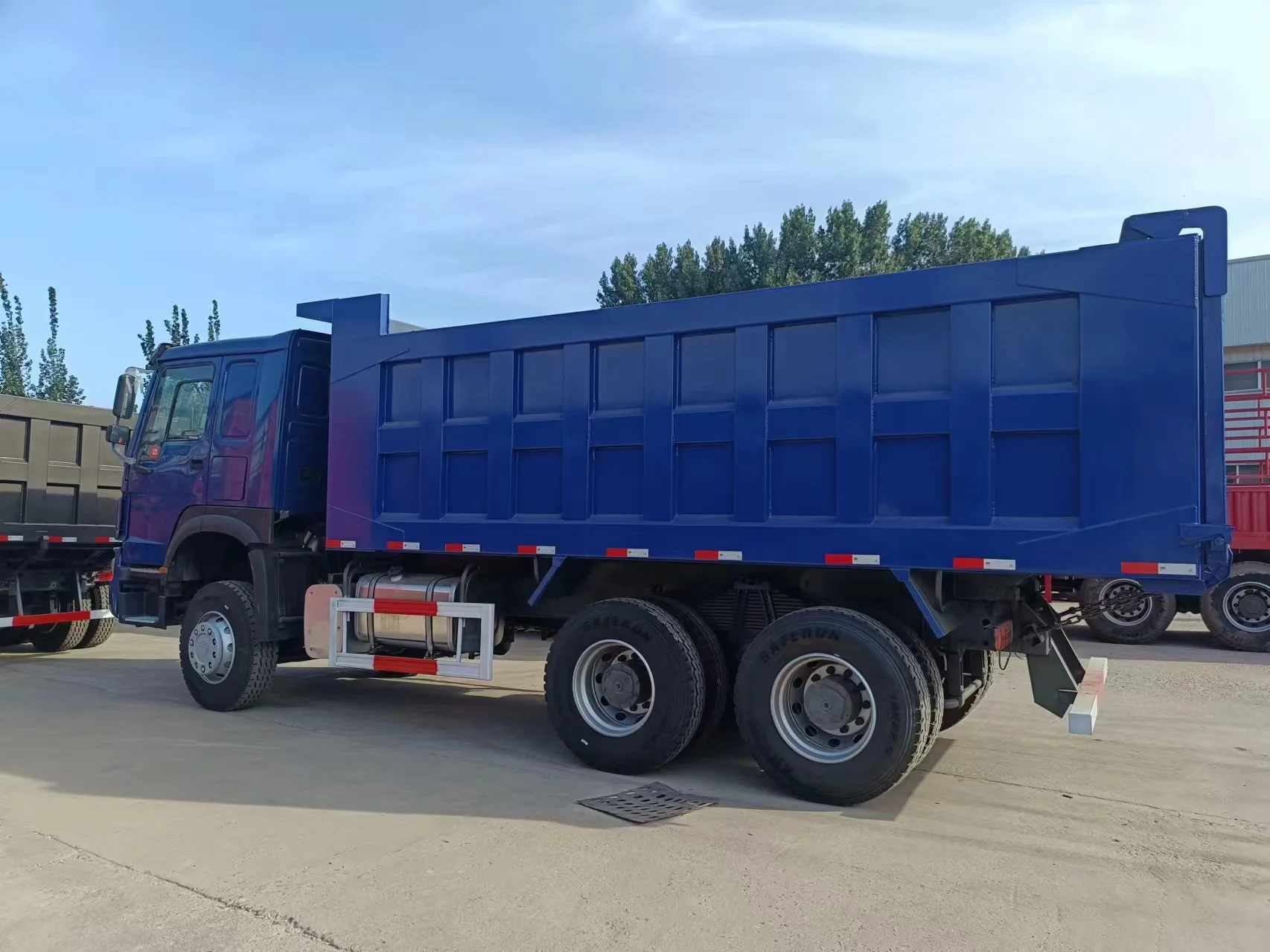 HIGH QUALITY SINOTRUK HOWO 6X4 DUMP TRUCK GOOD CONDITION for SALE TIPPER TRUCK