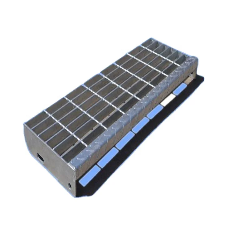 Galvanized steel stair tread grating