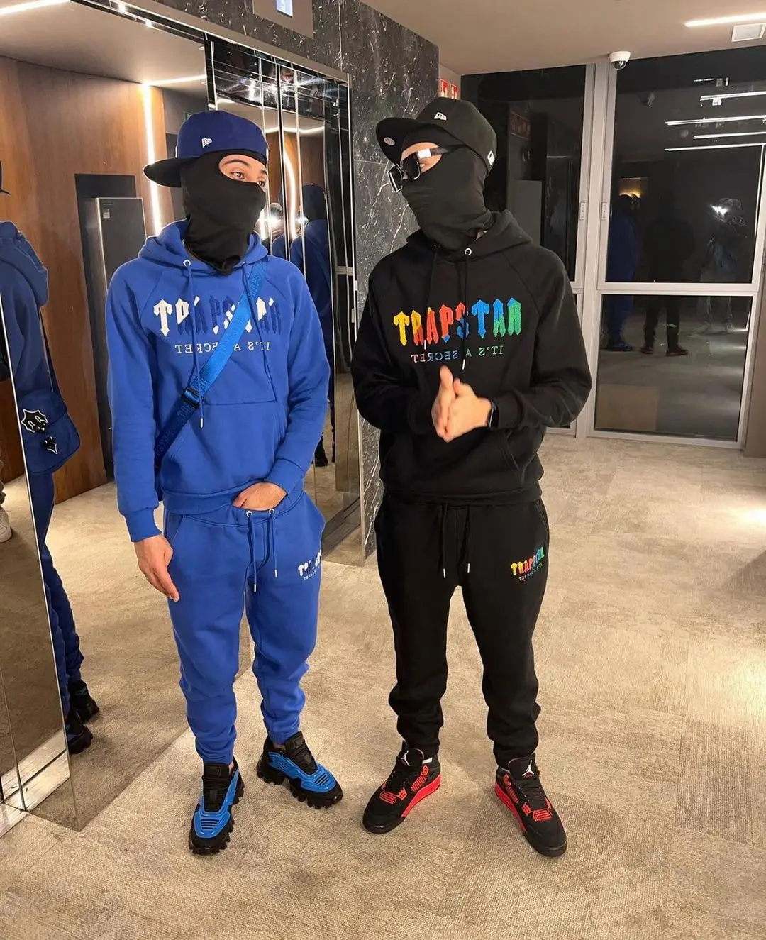 Custom embroidery patch tracksuit hoodie and jogger two pieces sweatsuit for men