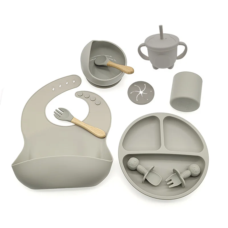 10 pcs Wholesale Baby Feeding Set Soft Spoon Food Grade Safe Non-slip Silicone Baby Feeding Tableware Set For Children