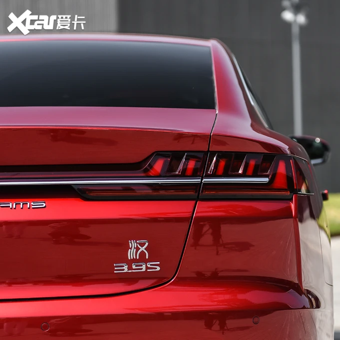 BYD HAN Chinese Electric Car New Energy vehicle High Speed 4 wheels 5