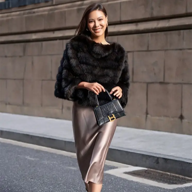 Custom Factory Direct Sales Russian Sable Fur Fashion One Line Neck Cloak Design Pullover Real Mink Fur Loose Top For Women