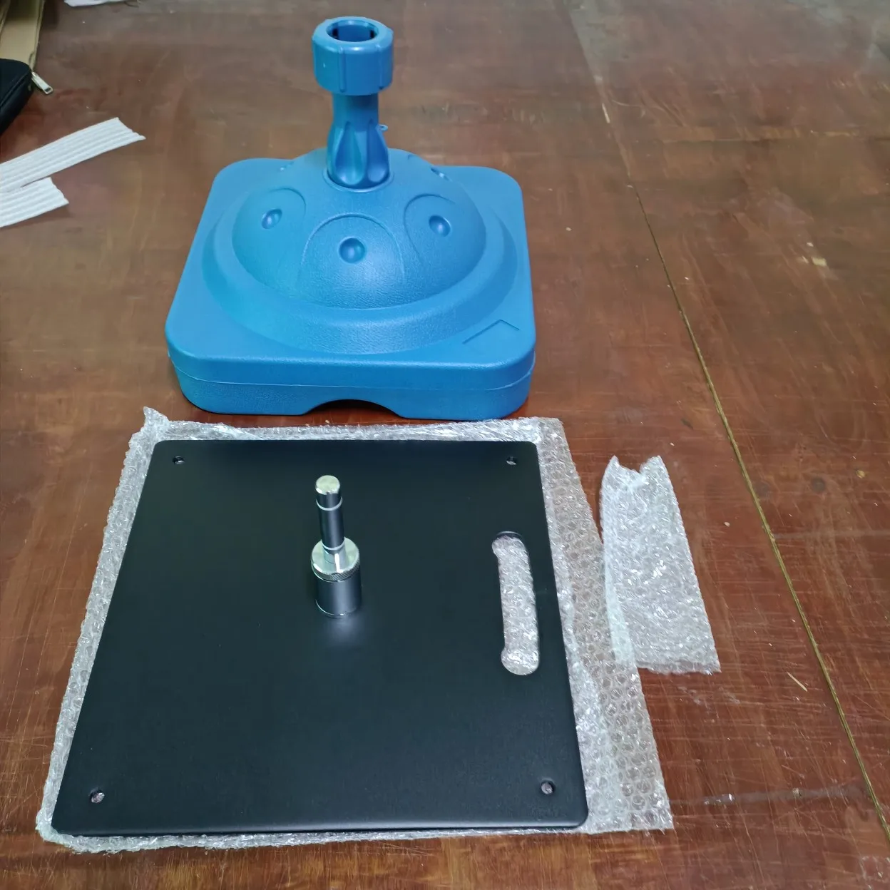 Factory Price Beach Flag Base Advertising Banner Flagpole Water Stand Square Base For Teardrop Feather Square Flying Beach Flag