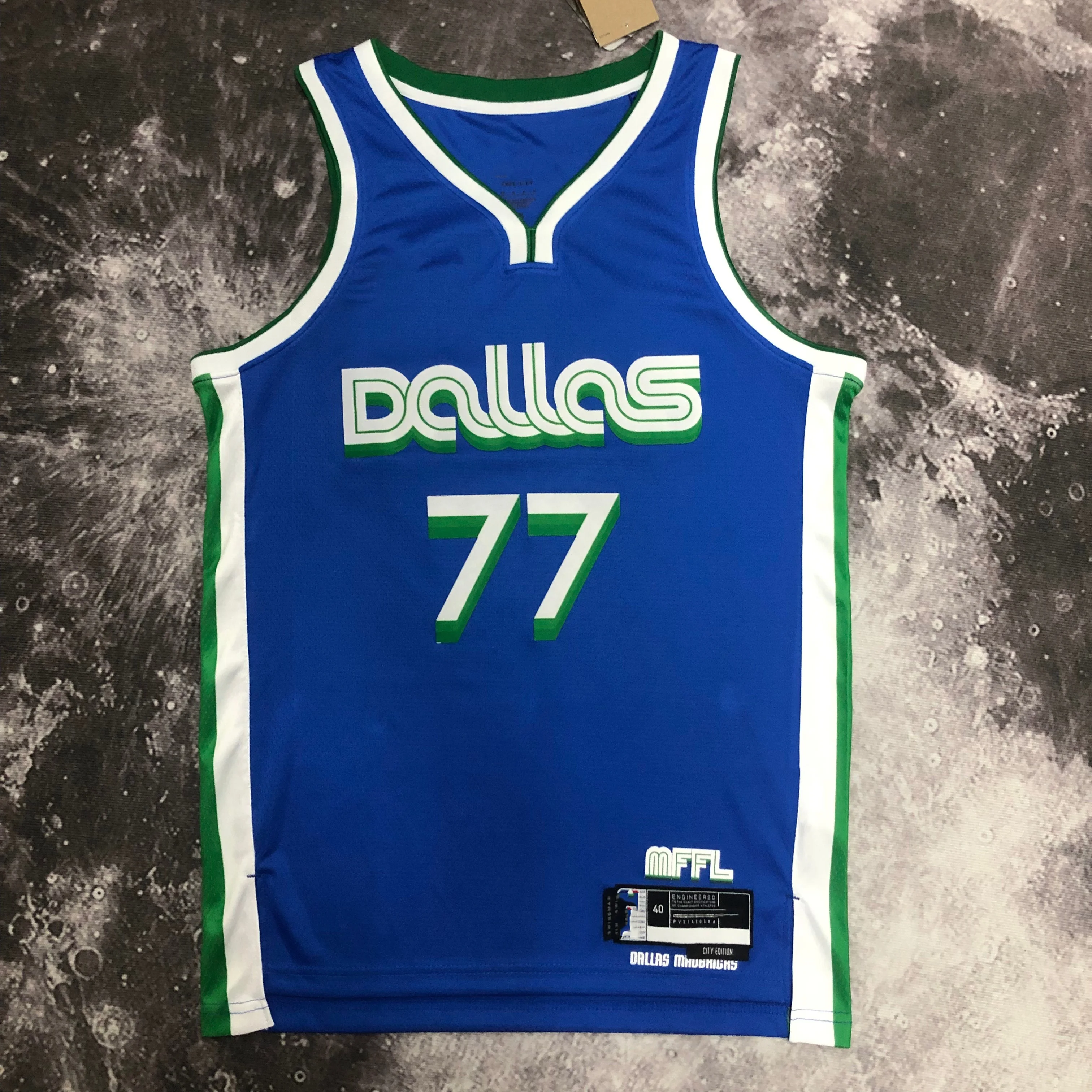 New 2023 Season  Heat Press Quick Dry  Unisex Sports Wear Custom Name Luka Doncic Kyrie Ivring Dallas Basketball Jersey Uniform