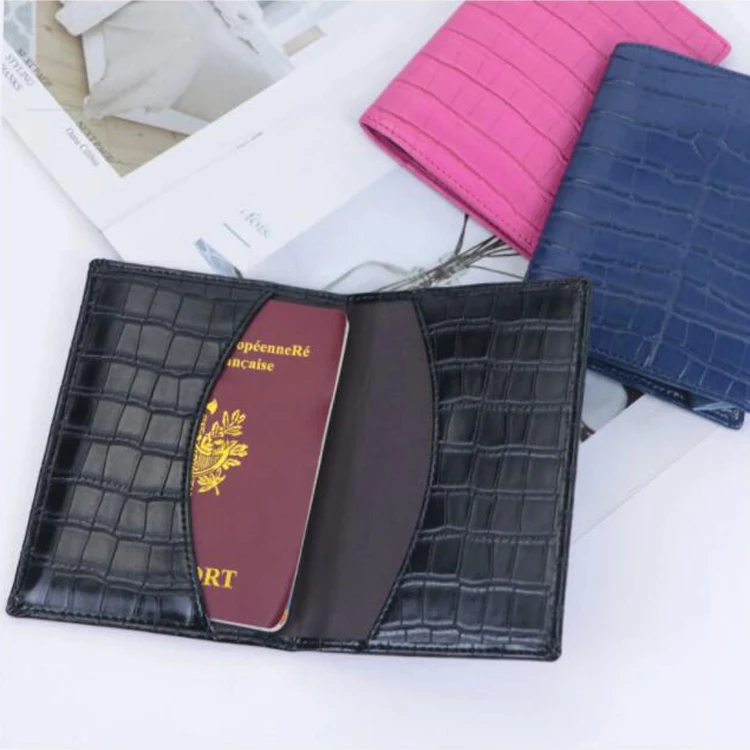 Custom Logo Embossed PU Leather Travel Passport Cover Crocodile Pattern Passport Holder Fashion Passport Case