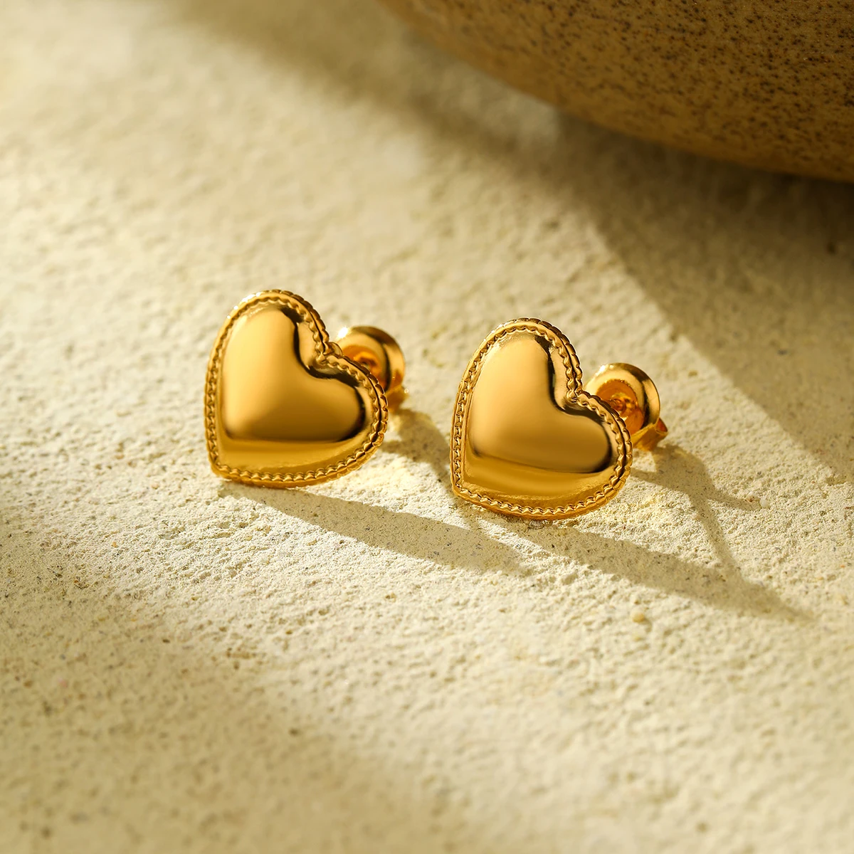 Luxury Stainless Steel Jewelry Supplier Fashion Pvd Gold Plated Find Heart Stud Earrings Ladies Jewelry Accessories Wholesale