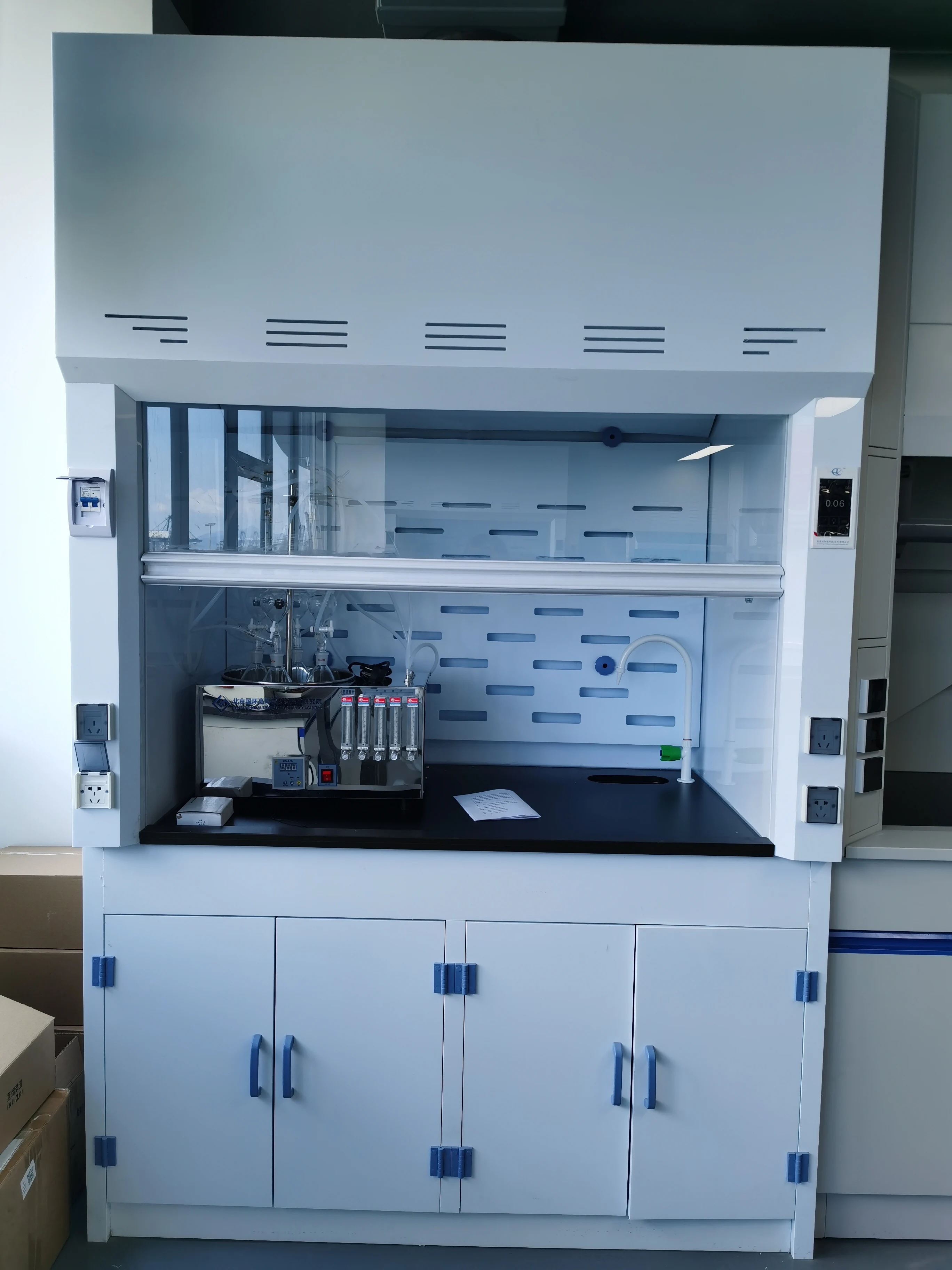 Высокая эффективность полностью проветриваются вытяжной шкаф