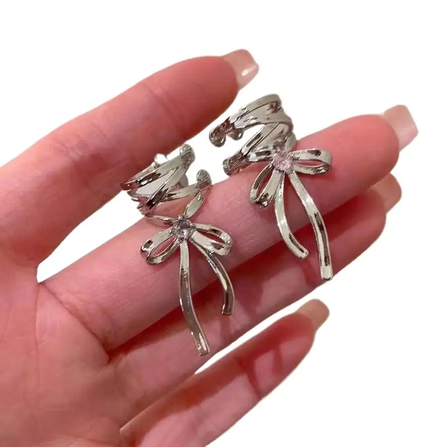 Металлический зажим для ушей с цирконием