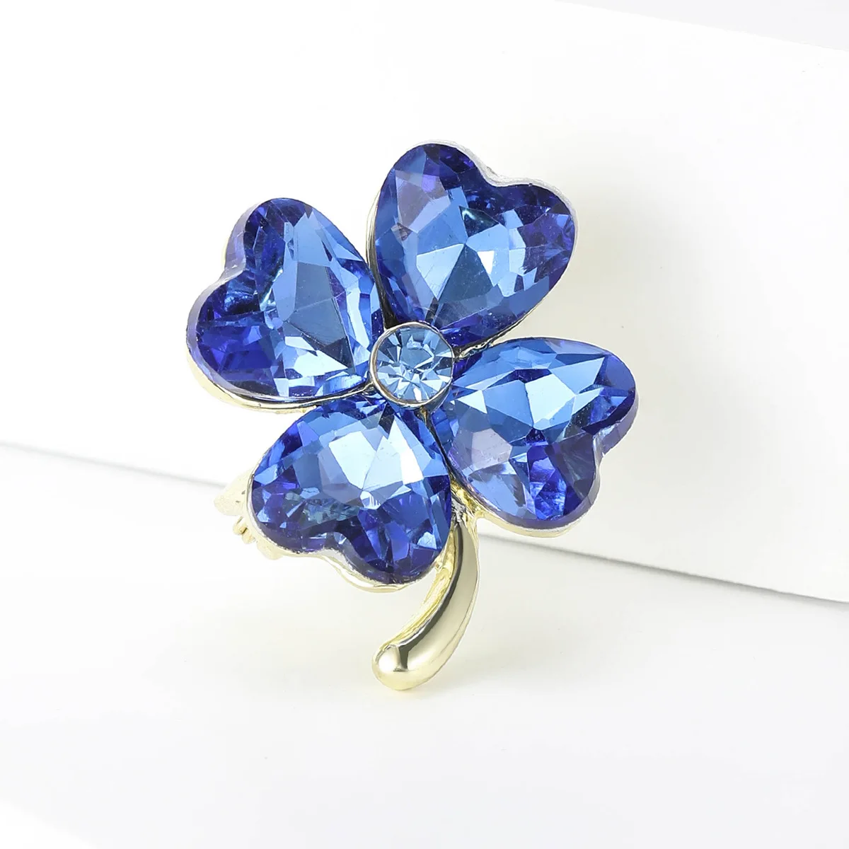 Simple Designer Flower Pins Small Rhinestone Brooch Alloy Red Green Rhinestone Four-leaf Clover Brooch Pin For Gift