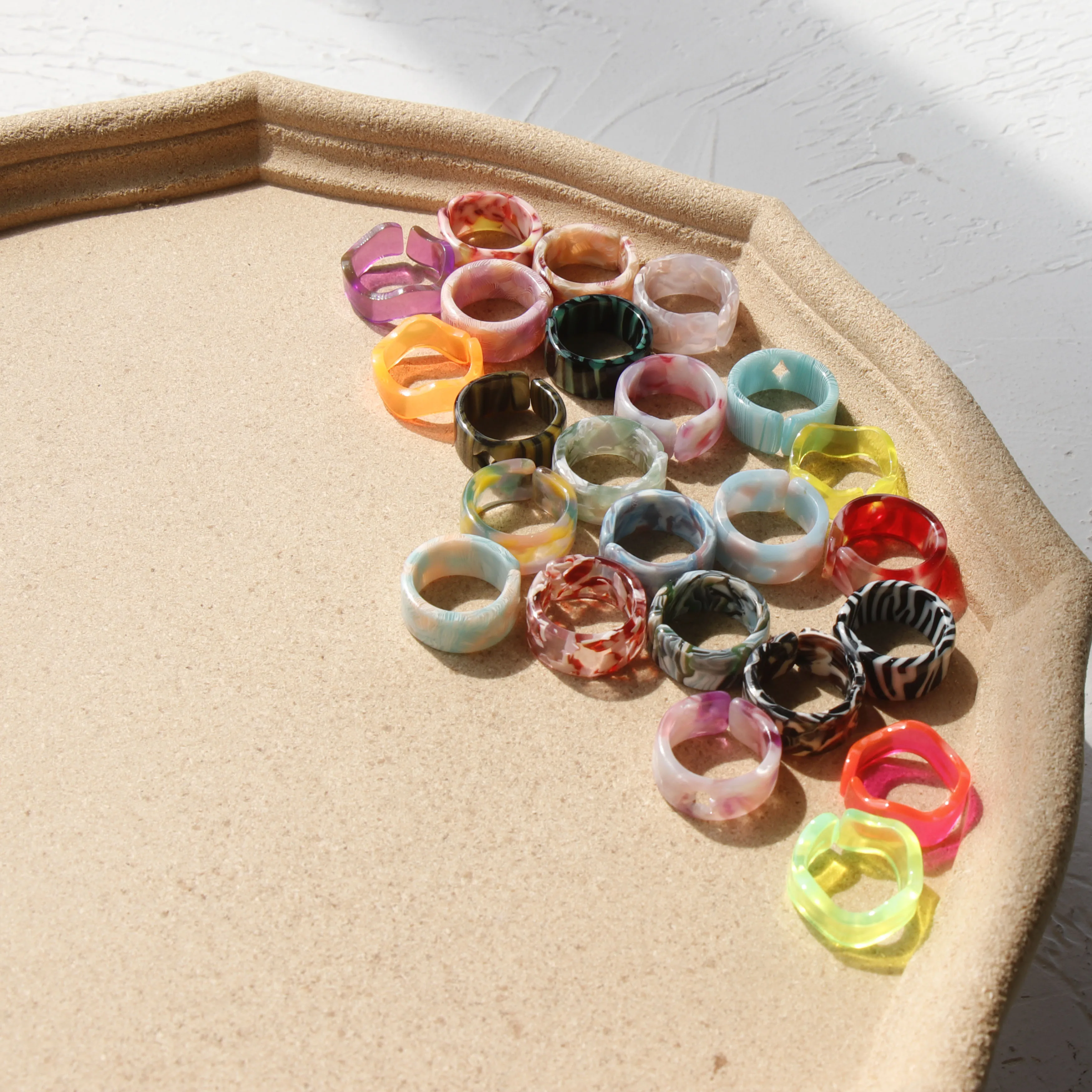 JUHU 2021 Fashion Acrylic ring for women Simple colorful Resin Ring Wholesale acrylic jewelry rings neon color