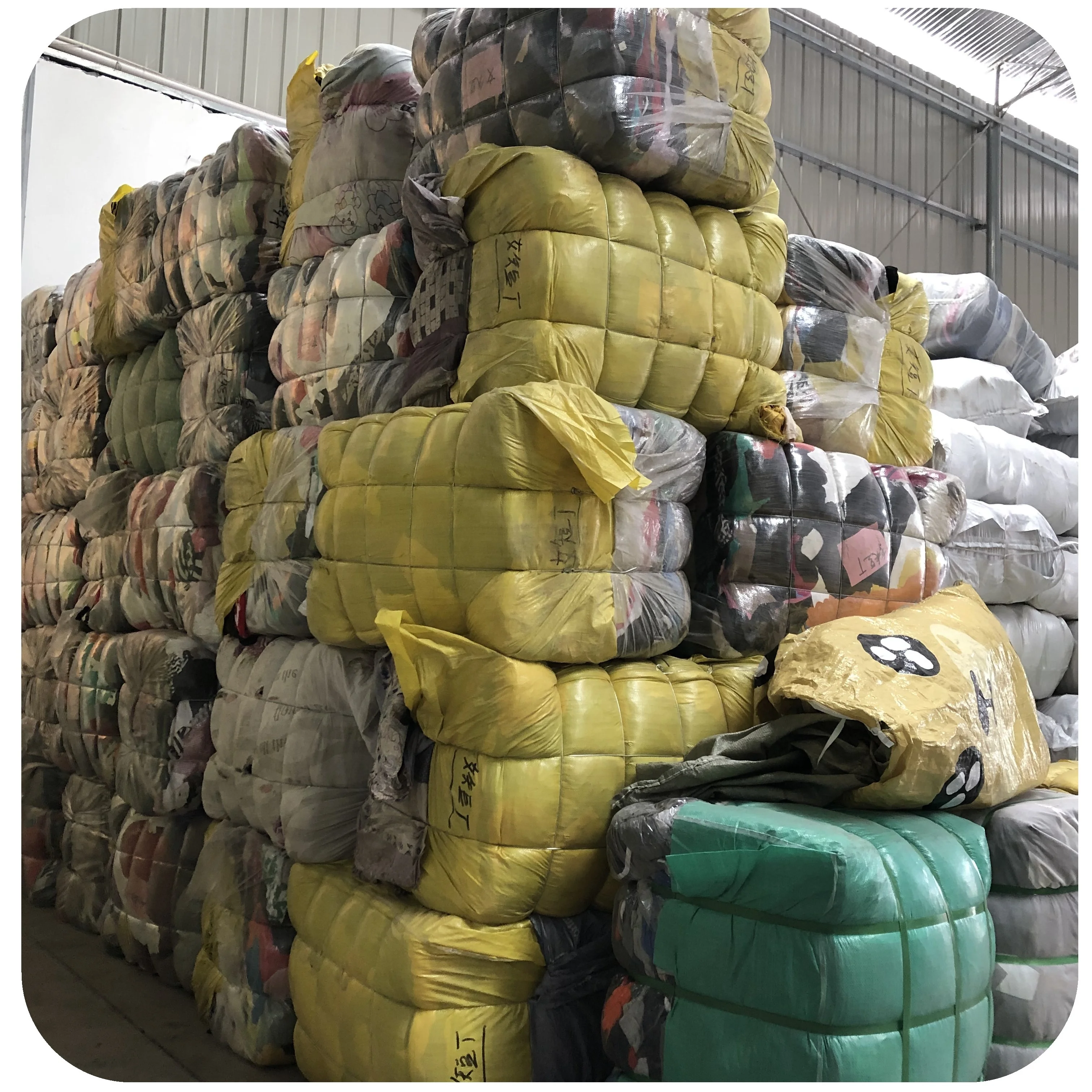 A Grade Guarantee Fashion Dubai Used Winter Clothes In Bales Winter Jackets And Mixed Sweaters