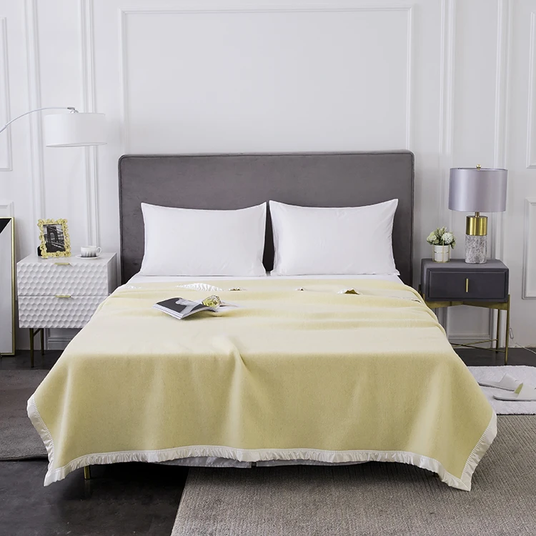 2024 Hot Design Hotel Wholesale Luxury Soft 100% Polyester Coral Fleece Blanket