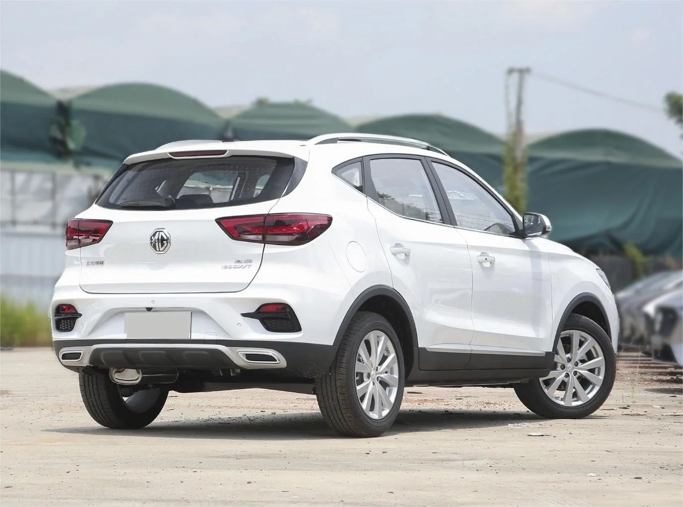 2023 New Mg Zs Safe Oil Car with 5 Seats 4 Wheels 175km/H High Speed