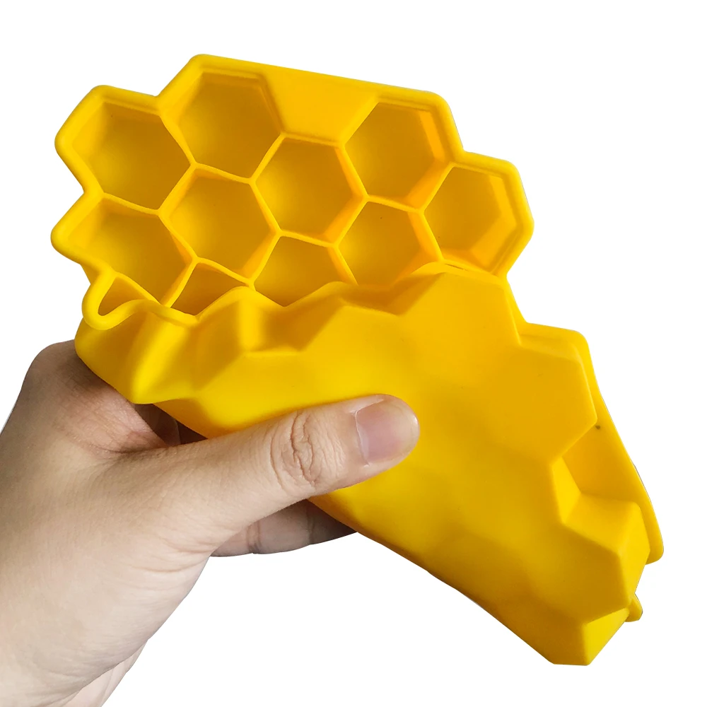 2024 New Wholesale 37 Lattice Silicone Ice Tray Household Food Grade Ice Cube Mold Box with Cover Silicone Kitchenware