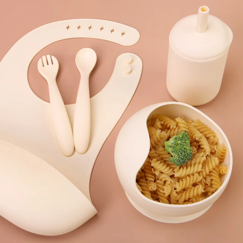 Customizable BPA Free New Design 360ml Baby Feeding Bowl Set Food Grade Silicone Baby bowl With Spoon