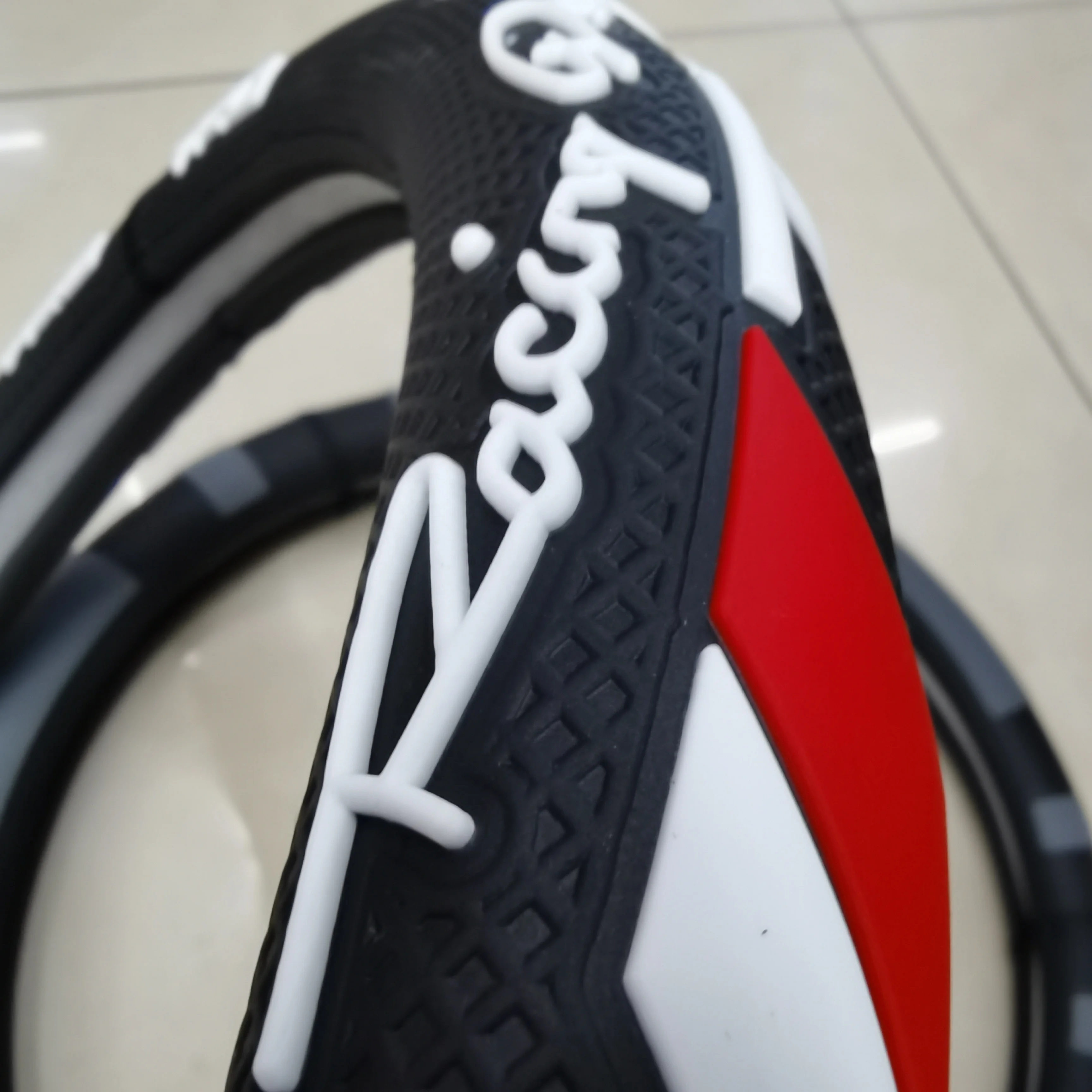 Silicone steering wheel cover, environmentally friendly and tasteless, with various LOGO and car LOGO